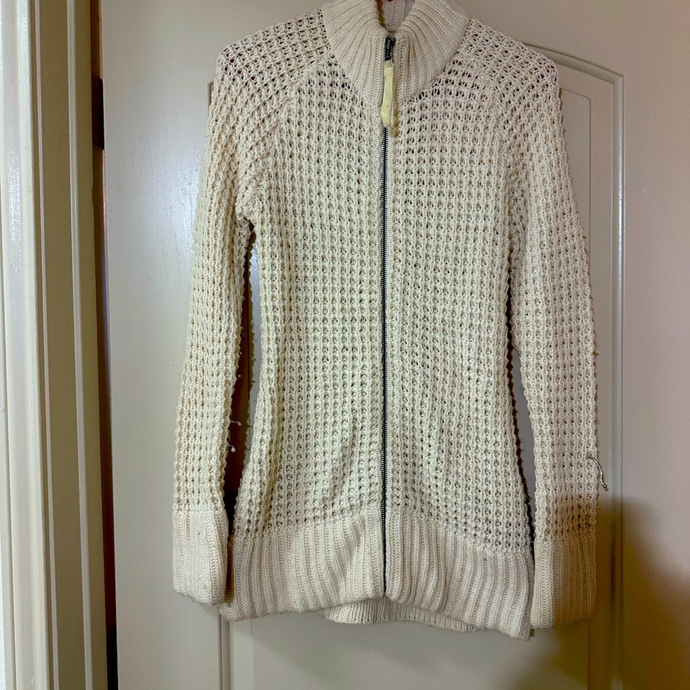 Small sweater cardigan with zipper
